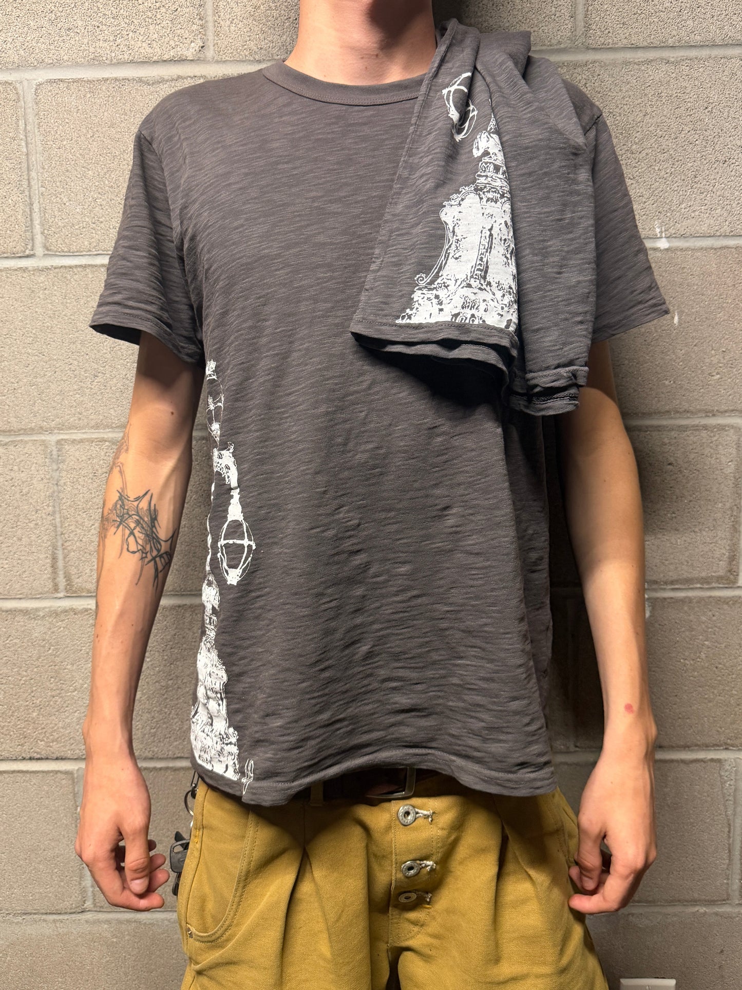 Emperor Lamp 4.5oz Slub tee - Black (G&J x Daeker)