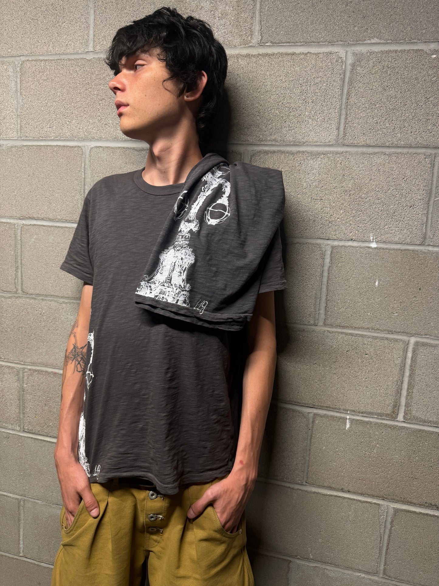 Emperor Lamp 4.5oz Slub tee - Black (G&J x Daeker)